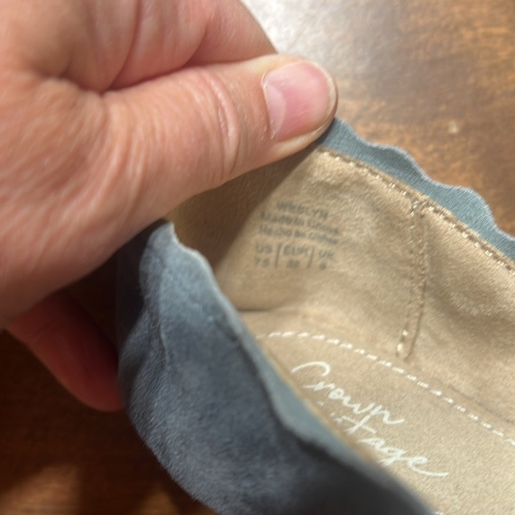 Crown Vintage Suede Scalloped Flats Charcoal Gray NEW - Picture 4 of 4